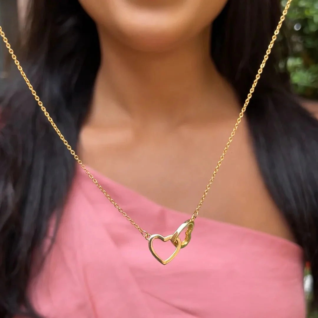 Cofanetto Rosa Eterna con Collana Incisa